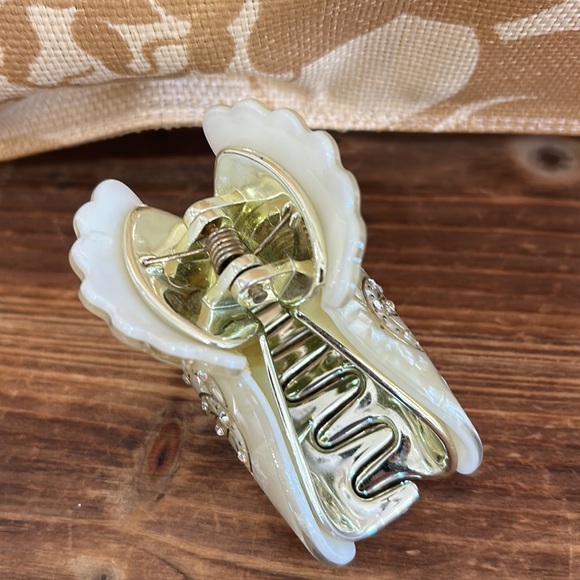 Chanel - Picture 4 of 6